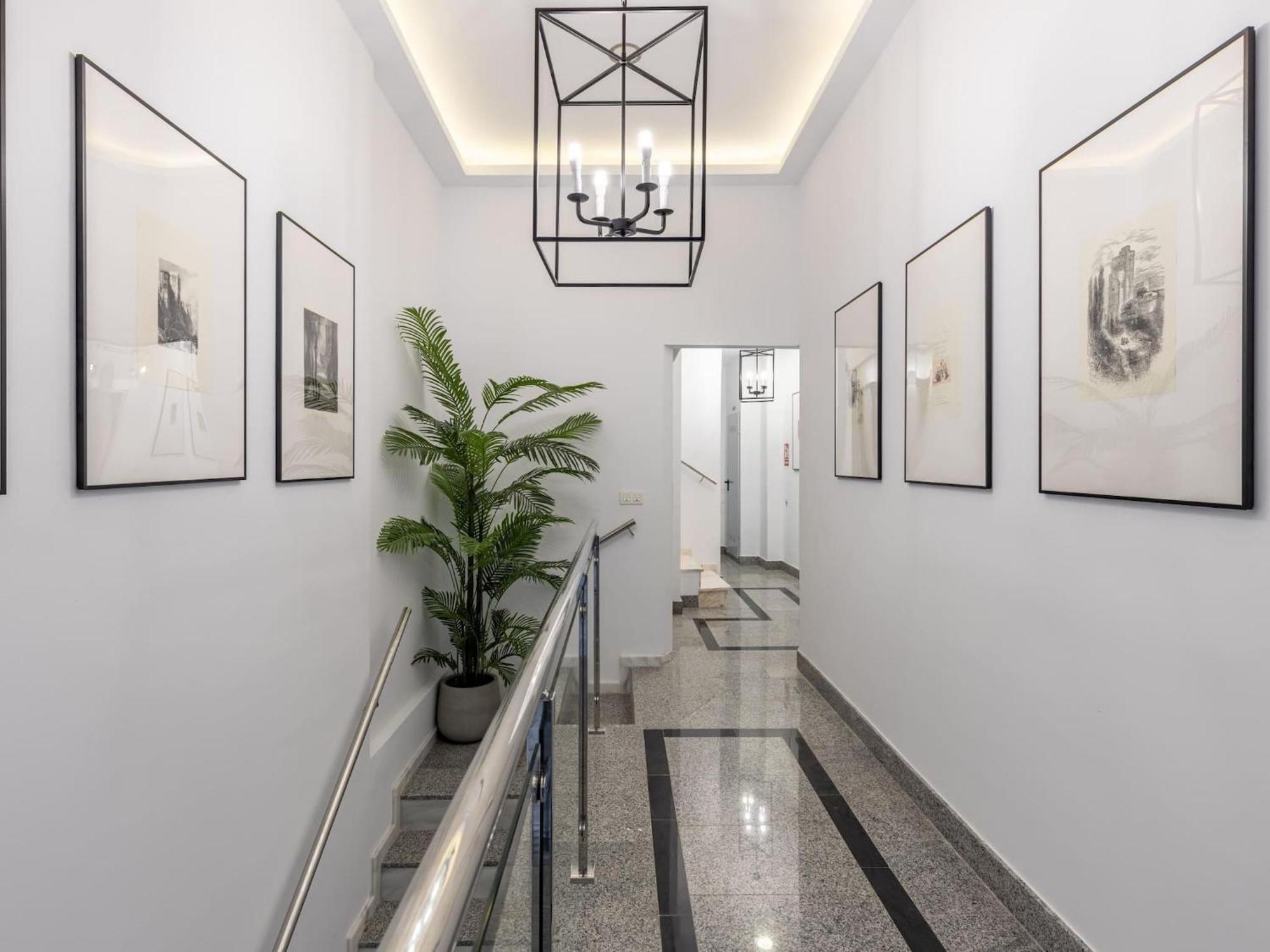 Central Stylish And Elegant 1 & 2 Bedroom Apartment II Гранада Экстерьер фото