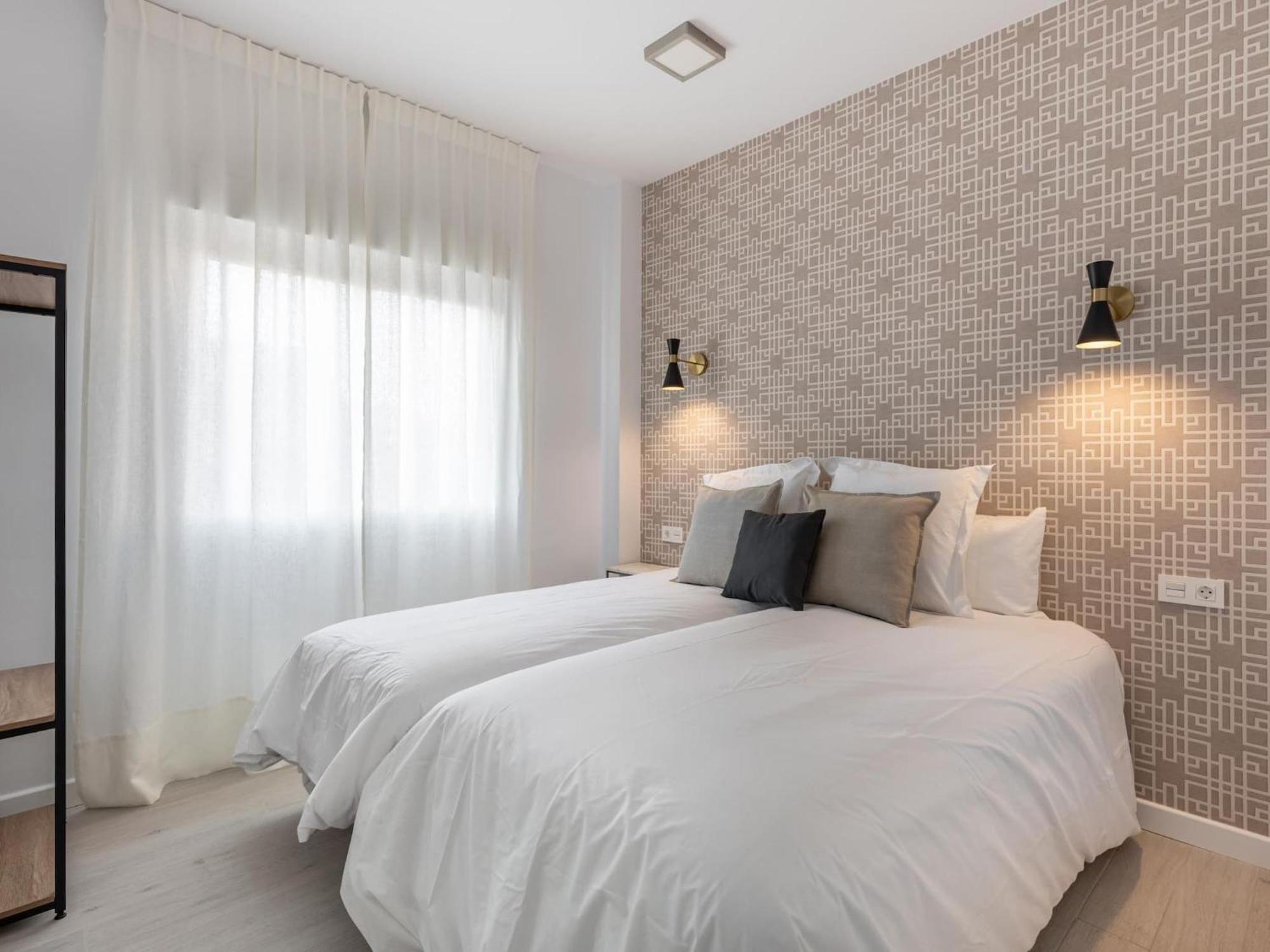 Central Stylish And Elegant 1 & 2 Bedroom Apartment II Гранада Экстерьер фото